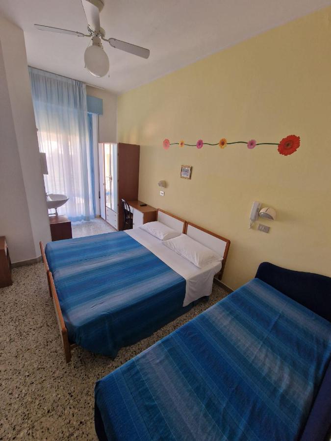 Hotel Clara Rimini Exterior photo