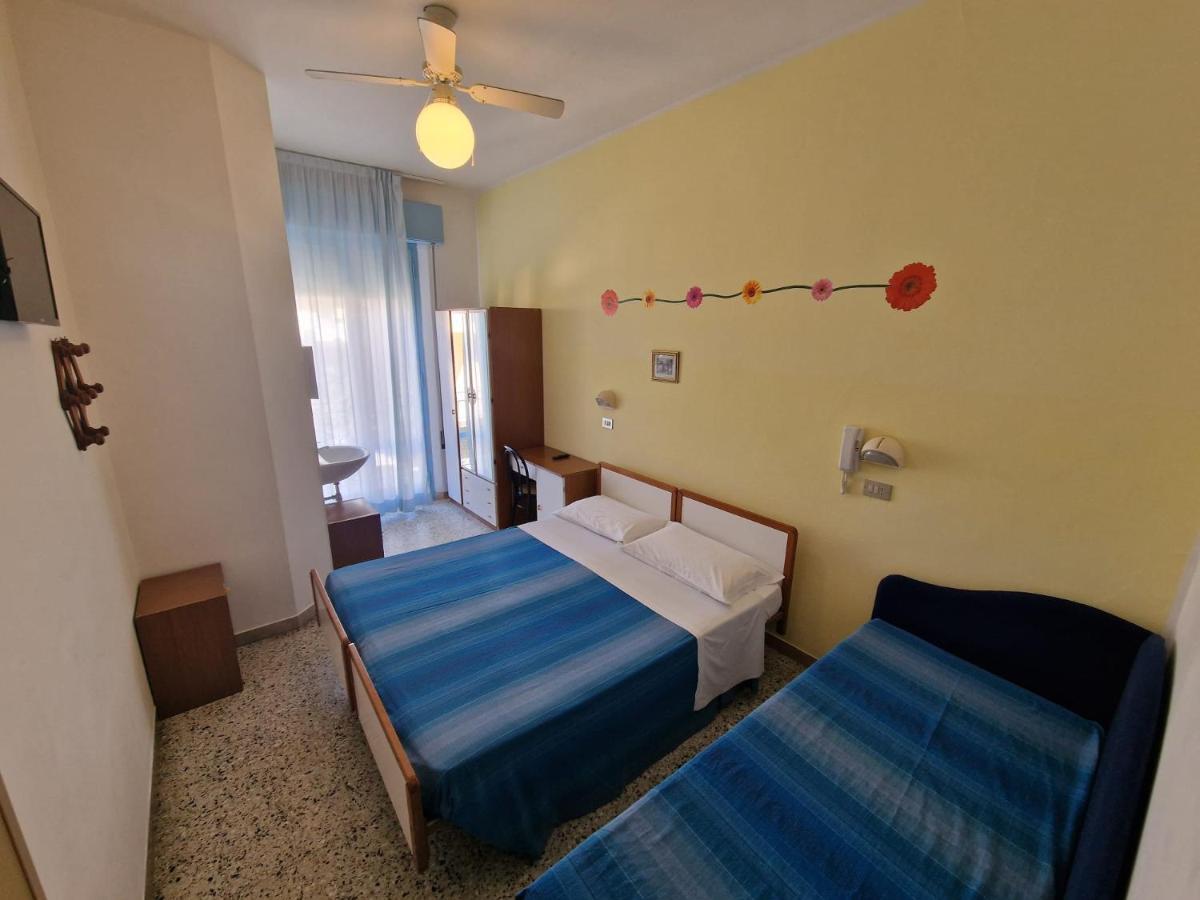 Hotel Clara Rimini Exterior photo
