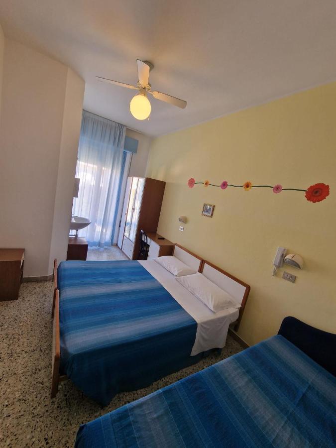 Hotel Clara Rimini Exterior photo