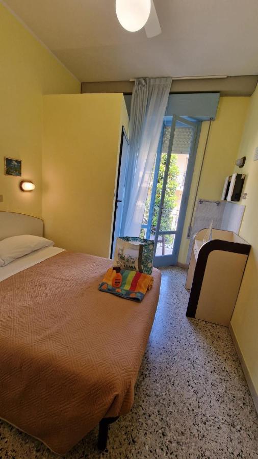 Hotel Clara Rimini Exterior photo